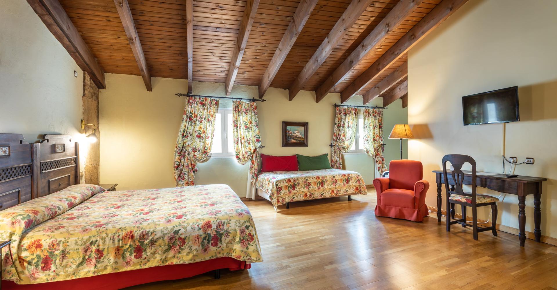 Quarto Familiar Quádruplo São João de Deus Hotel Elvas Quarto Familiar Quádruplo São João de Deus Hotel Elvas