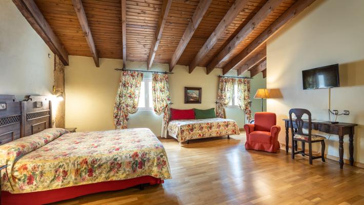 Quarto Familiar Quádruplo São João de Deus Hotel Elvas Quarto Familiar Quádruplo São João de Deus Hotel Elvas