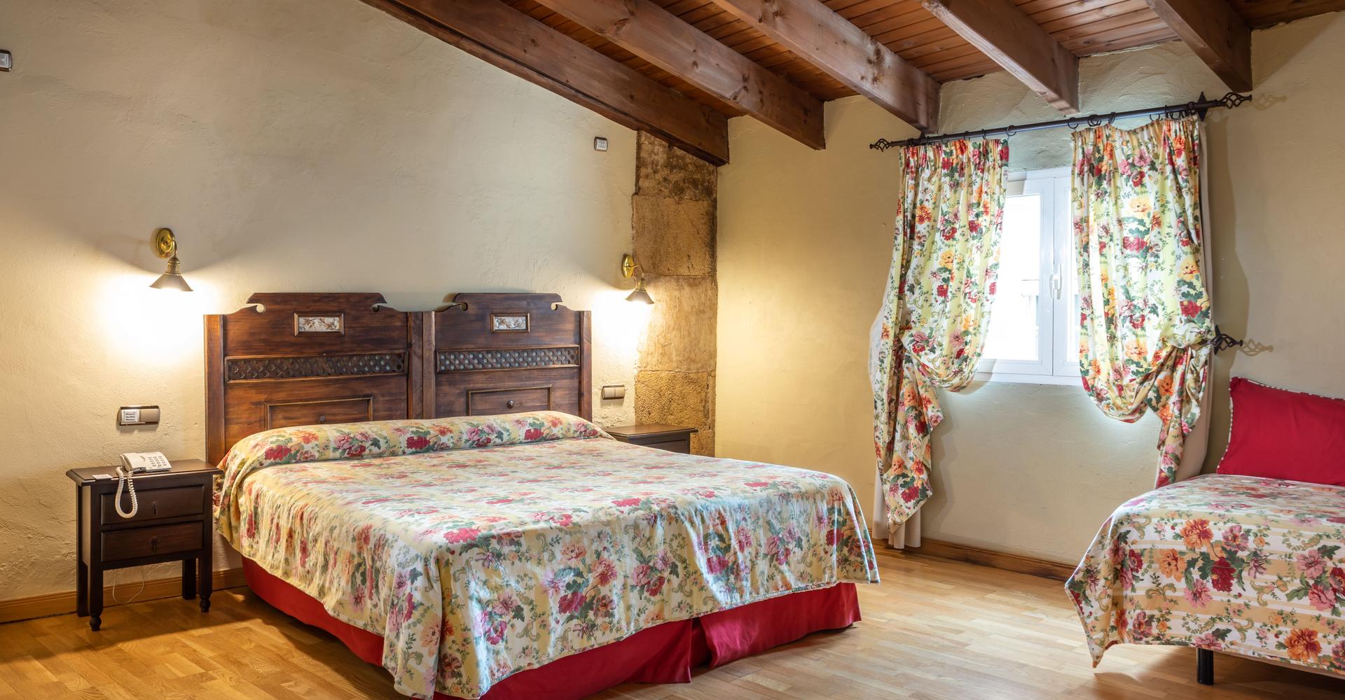 Quarto Familiar Quádruplo São João de Deus Hotel Elvas Quarto Familiar Quádruplo São João de Deus Hotel Elvas