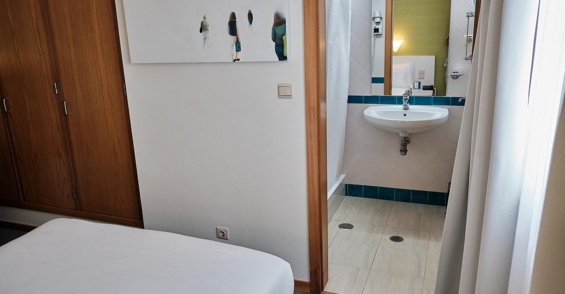 Habitación Doble/ Twin Standard  Varandas do Atlântico Hotel Isla Terceira,  Azores Habitación Doble/ Twin Standard  Varandas do Atlântico Hotel Isla Terceira,  Azores