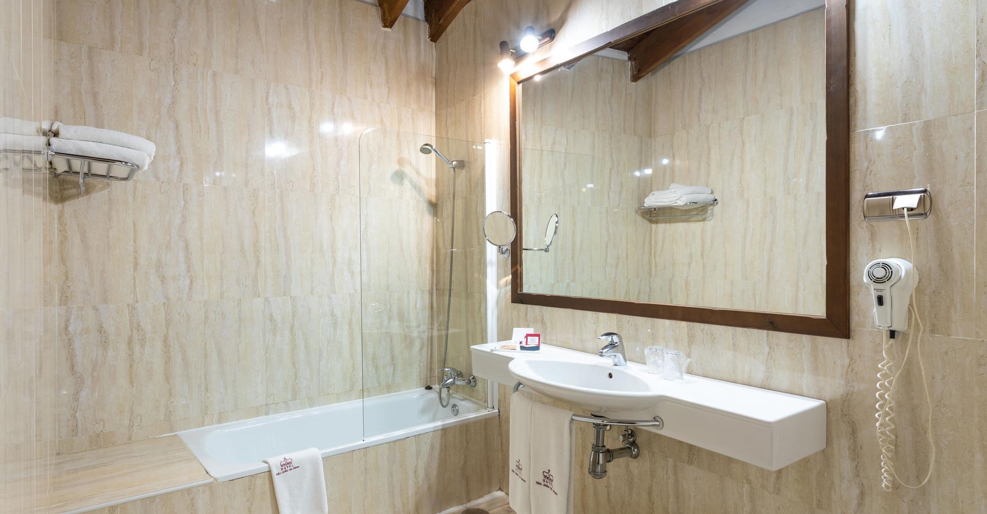 Quarto Familiar Quádruplo São João de Deus Hotel Elvas Quarto Familiar Quádruplo São João de Deus Hotel Elvas