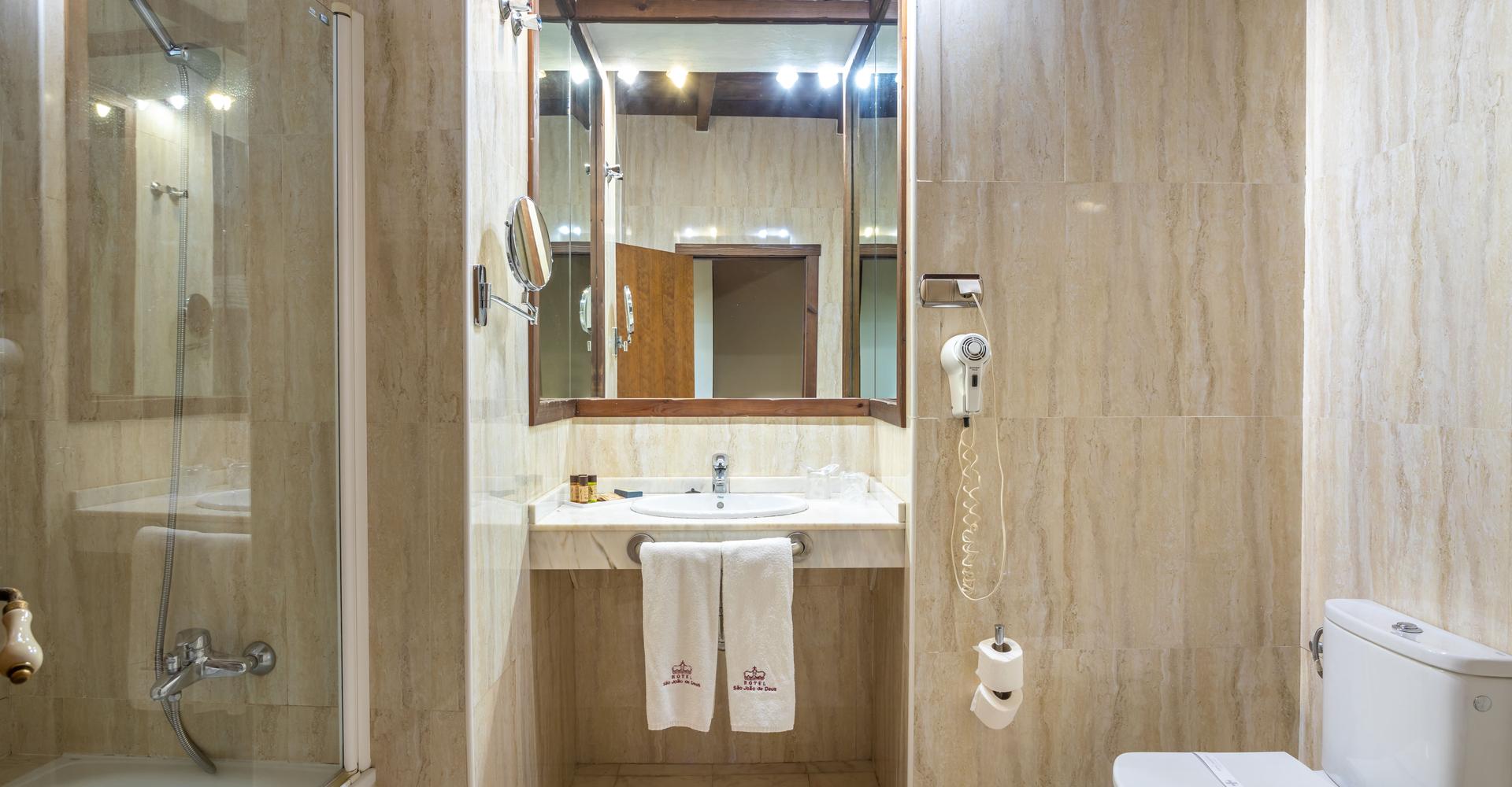 Habitación Familiar Triple São João de Deus Hotel Elvas Habitación Familiar Triple São João de Deus Hotel Elvas