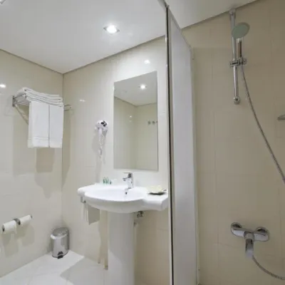Quarto Duplo c/Varanda Hotel Azinheira Fátima Quarto Duplo c/Varanda Hotel Azinheira Fátima