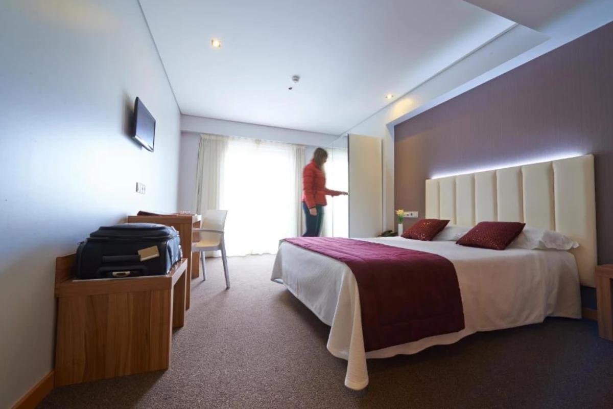 Habitación doble con balcón Hotel Azinheira Fátima Habitación doble con balcón Hotel Azinheira Fátima