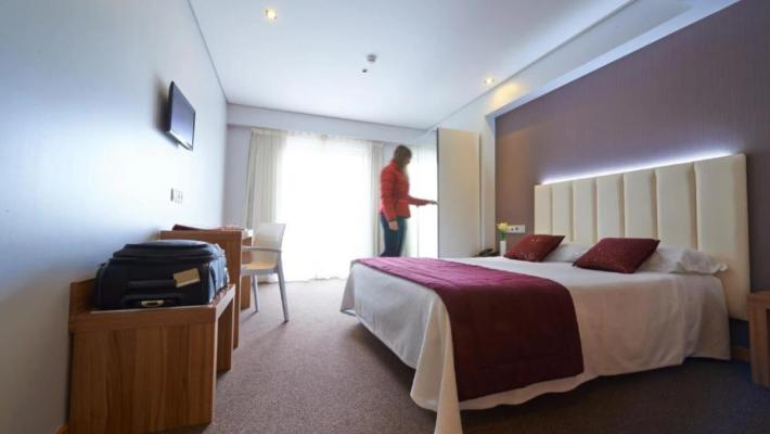 Habitación doble con balcón Hotel Azinheira Fátima Habitación doble con balcón Hotel Azinheira Fátima