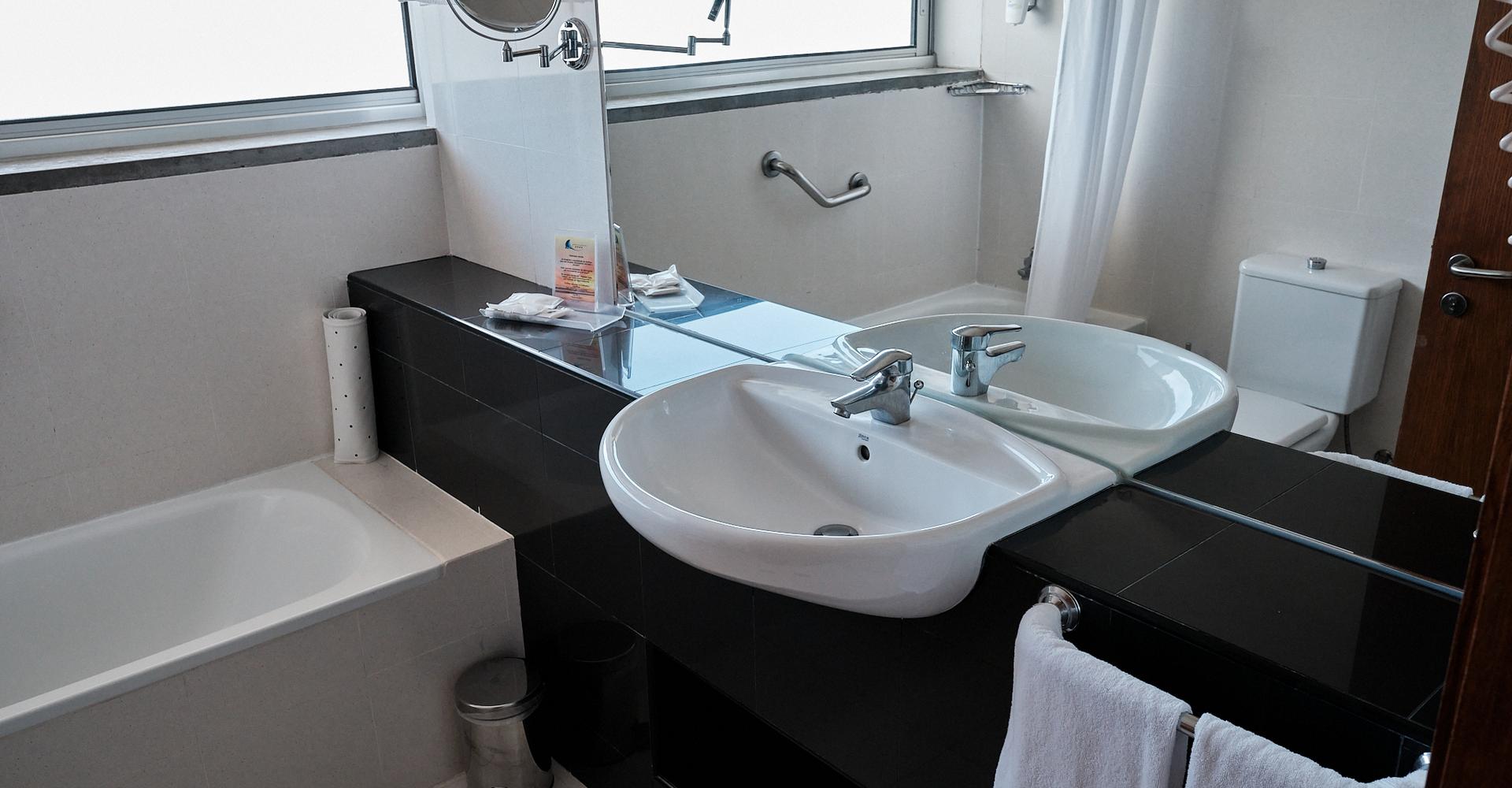 Deluxe Family Room Praia Marina Hotel Terceira Island, Azores Deluxe Family Room Praia Marina Hotel Terceira Island, Azores