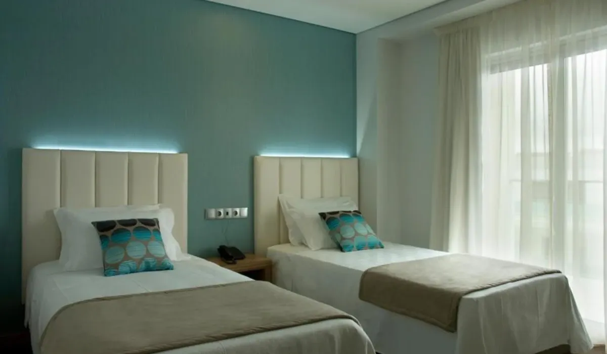 Quarto Twin C/Varanda Hotel Azinheira Fátima Quarto Twin C/Varanda Hotel Azinheira Fátima