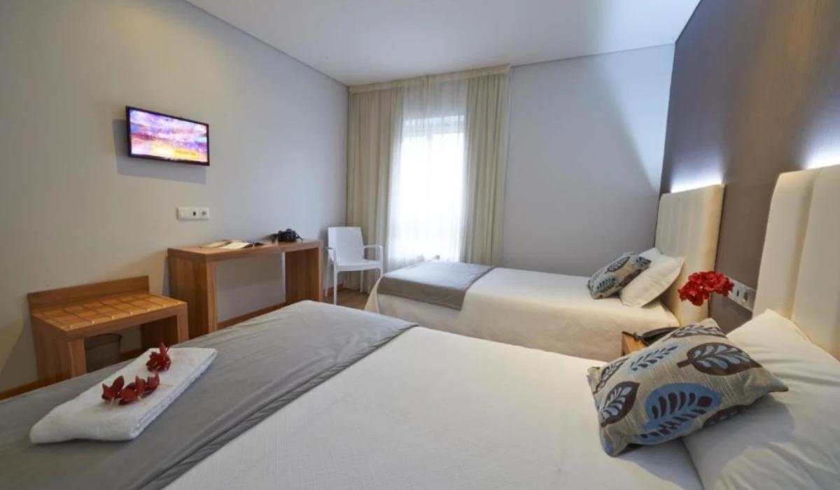 Triple Room Azinheira Hotel Fátima Triple Room Azinheira Hotel Fátima