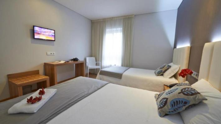 Habitación triple Hotel Azinheira Fátima Habitación triple Hotel Azinheira Fátima